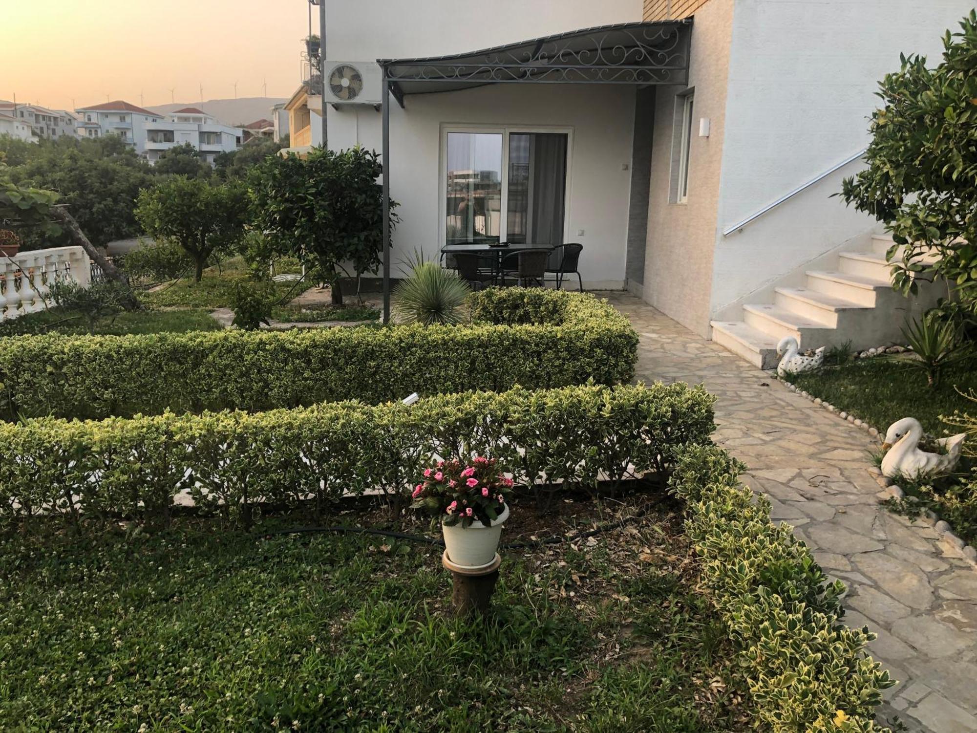 Rejhan Totti Ulcinj Kültér fotó
